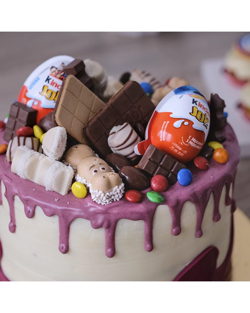 DIY Kinder Chocolate Cake - YouTube